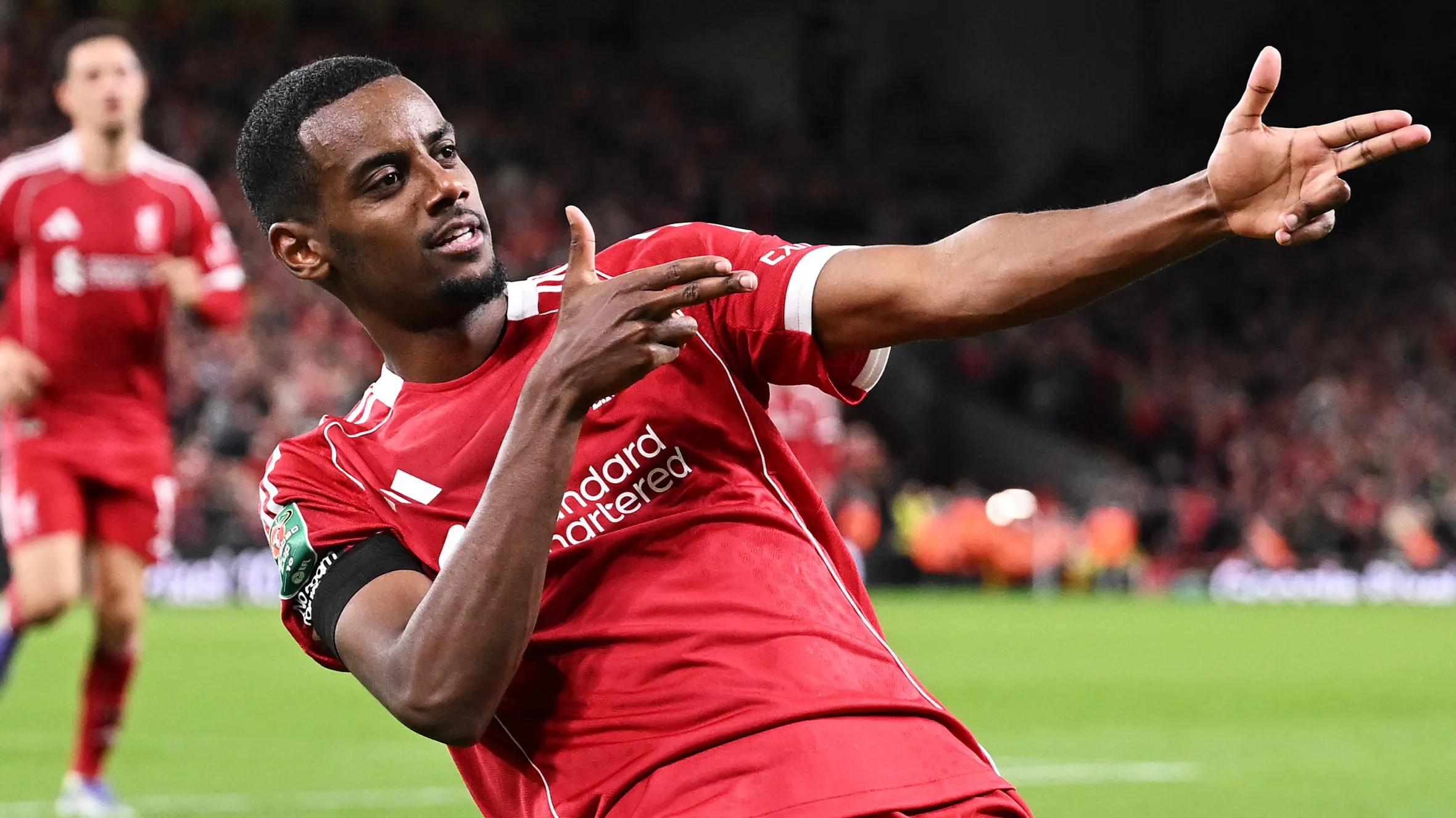 Isak Nears Return as Slot Adopts Cautious Approach to Reintegration