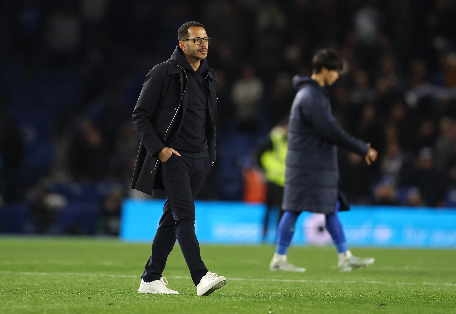Chelsea Sack Rosenior as Pressure Mounts Across European Football