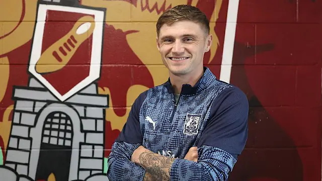 Northampton Town Signs Harvey Saunders on Two-Year Deal