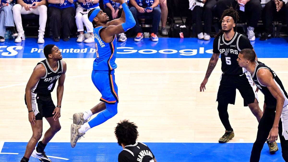 Basketball: Spurs, Knicks Set for Surprise NBA Finals Showdown