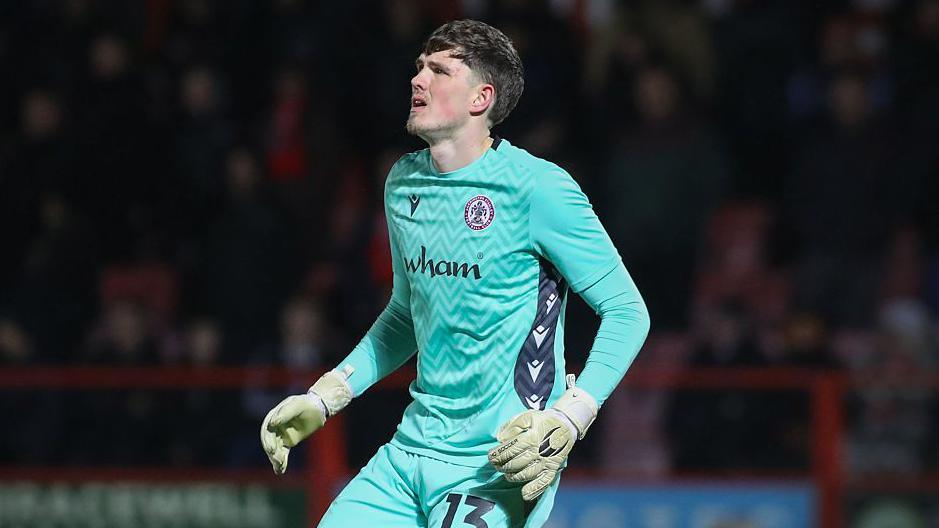 Gillingham Sign Southampton Goalkeeper Ollie Wright on Season-Long Loan