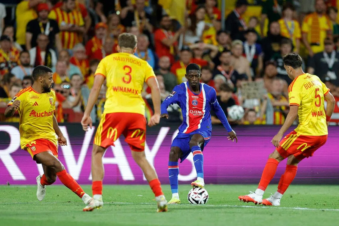 Ten-Man Lens Stun PSG to Win French Champions’ Trophy