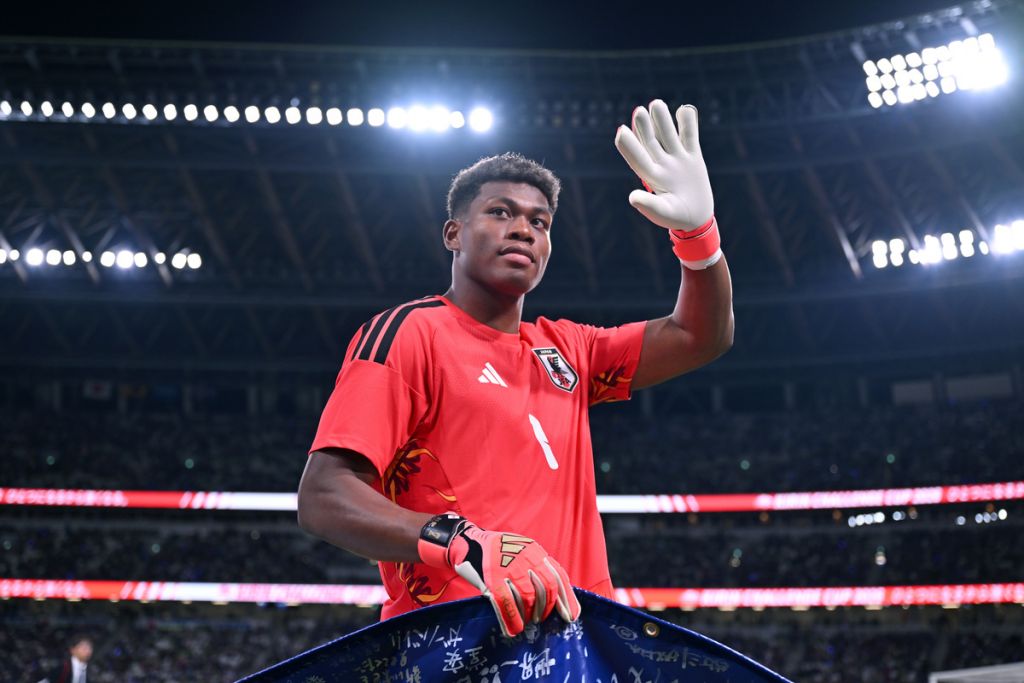 Who Is Zion Suzuki? Why PSG Want the Parma and Japan Goalkeeper Tipped for the Top