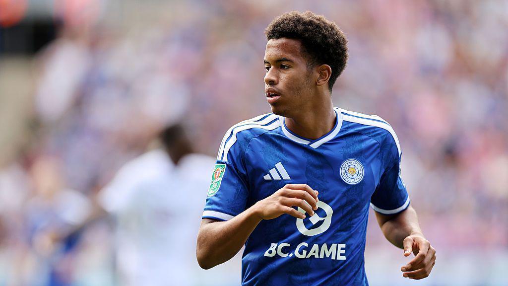 Man Utd Consider Late Move for Leicester Midfielder Louis Page