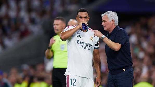 Mourinho Gives Verdict on Trent Alexander-Arnold’s Midfield Experiment at Real Madrid